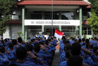 UPNVJ Laksanakan Upacara Rutin Pertama di Tahun 2024