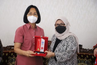 Kunjungan Kerja Sama UPNVJ ke Universitas Sam Ratulangi