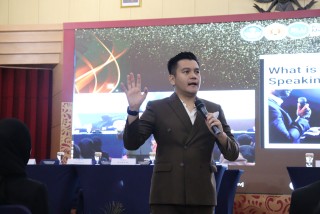 Peserta Yudisium FEB UPNVJ Terima Pembekalan Bertema 'Petualangan Masa Depan'