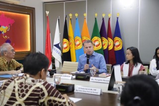 UPNVJ Jalin Kerjasama Internasional dengan Foundation De l'Académie Médecine (FAM) dan Airbus Helicopters Foundation
