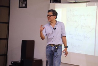 Rocky Gerung Berikan Pembekalan Logika Bagi Dosen UPNVJ