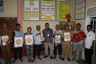 Tim Relawan UPNVJ Berikan Bantuan Logistik Untuk Korban Banjir