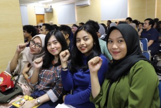 Tingkatkan Wawasan Mahasiswa, FEB Gelar Kuliah Umum Hari Kedua dengan Professor UniKL