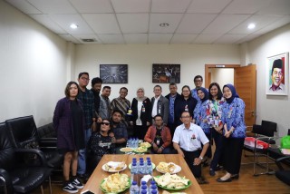 Jalin Hubungan Baik, Rektor dan Tim Humas UPNVJ Lakukan Media Visit ke Akurat.co