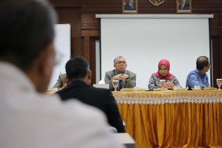 Rektor Prof. Dr. Anter Venus Dorong Internasionalisasi dan Peningkatan Kinerja FEB Melalui Tour de Faculty