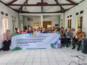 Fakultas Ilmu Komputer UPNVJ Wujudkan Inovasi IoT dan Lampu Tenaga Surya di Desa Barengkok, Bogor