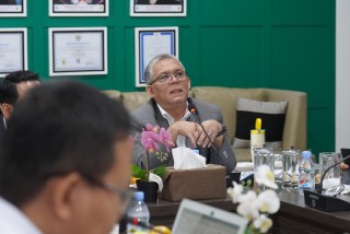 Prof. Anter Venus Pimpin Dialog Reflektif di Fakultas Hukum UPNVJ melalui Program Tour de Faculty