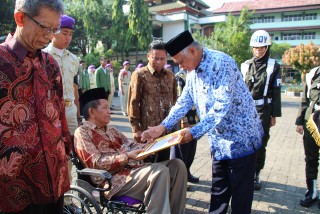 Pelepasan Pegawai Purna Bhakti UPN 