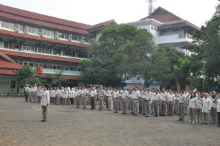 UPACARA 17 JANUARI 2016 DILINGKUNGAN UPN 