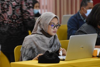 Pentingnya Keahlian Presentasi, UPNVJ Gelar Pelatihan Design Presentasi   Bagi Para Tendik