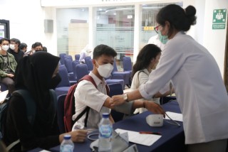 300 Mahasiswa Baru Lakukan Tes Kesehatan Bebas Narkotika