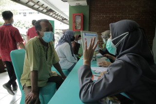 Peminat Vaksinasi Covid-19 Membludak, UPNVJ Tambah Dosis