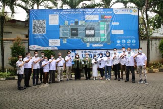 Hari Terakhir UTBK 2021, Panitia UTBK UPNVJ Lakukan Foto Bersama