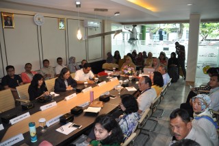 Rektor Gelar Kegiatan  Pelaporan Capaian Kinerja Dekan Fakultas Teknik  & Fakultas Ekonomi Bisnis UPNVJ