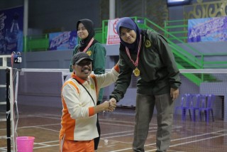 Verina Lutfiah Mahasiswi FIKES Sabet Medali Emas di PORSIMNAS 2022 Cabor Bulutangkis