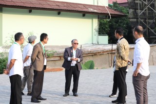 Rektor UPNVJ Tinjau Area Parkir APU 3, Perkuat Fasilitas Kampus yang Tertib dan Nyaman