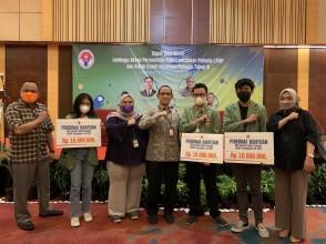 Keren ! Tiga Mahasiswa UPNVJ Terima Bantuan Modal Usaha Sebasar Rp 10 juta dari Kemenpora