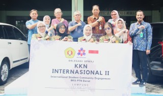 Mahasiswa UPNVJ Ikuti KKN Internasional di Lampung Bersama Delegasi Lima Negara