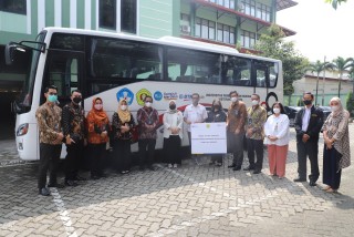 UPNVJ Terima Satu Unit Bus Medium Dari Bank BTN Syariah