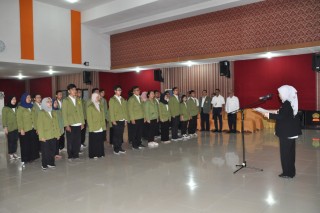 Rektor UPNVJ Melantik Pengurus Organisasi Kemahasiswaan