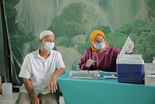 Dukung Program Vaksinasi Pemerintah, UPNVJ Bekerja sama dengan Polda, IARMI, dan Menwa Gelar Sentra Vaksinasi 2021