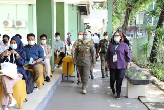 Tinjau Protokol Kesehatan UTBK 2021, UPNVJ Terima Kunjungan Ketua Satpol PP Kota Depok