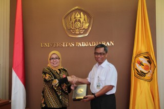 Kunjungan Upnvj Ke Unpad Dalam Rangka Melakukan Benchmarking PPID Dan Penjaminan Mutu