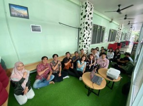 FH UPNVJ Edukasi UMKM Daftar Merek HKI: Strategi Lindungi Identitas Bisnis di Tengah Pemasaran Online