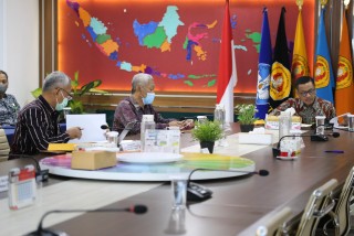 UPNVJ Laksanakan Wawancara Akhir Peserta Seleksi Terbuka JPT Pratama Calon Kepala Biro Umum dan Keuangan