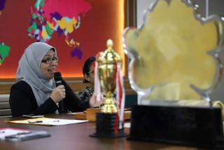 Rektor UPNVJ Temui Mahasiswa Berprestasi