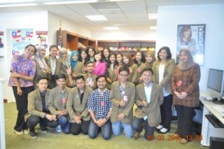 VISITASI UKM MC UPNV JAKARTA KE EMBASSY OF THE USA