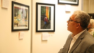 Pameran Fotografi KFTVM UPNVJ Raih Apresiasi Rektor: Prof. Anter Venus Bagikan Hadiah Langsung
