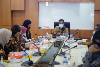 UPNVJ Tanda Tangan akta pendirian Asosiasi Ahli Mitigasi Pengadaan Barang dan Jasa DPR RI