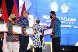 UPNVJ Raih 2 Penghargaan Indikator Kinerja Utama dari Kemendikbudristekdikti
