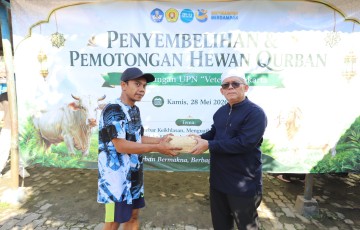 Wujud Nyata Kampus Bela Negara: DKM UPNVJ Berbagi Kebahagiaan Iduladha Bersama Warga Limo dan Pangkalan Jati