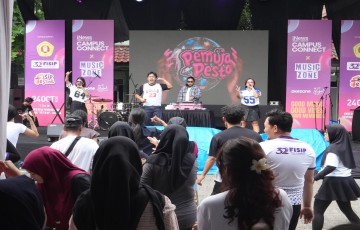 Dari Band Competition hingga Penampilan The Lantis, Dies Natalis ke-32 FISIP UPNVJ Berlangsung Semarak