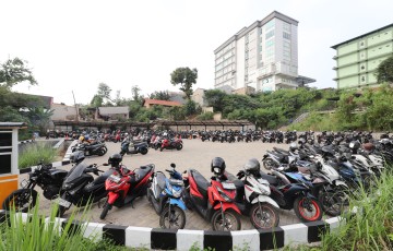 UPNVJ Optimalkan Lahan Kampus Limo, Parkir Baru Mahasiswa Masuki Tahap Akhir