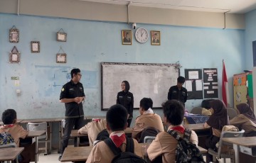 BEM UPNVJ Ajak Siswa SMP Pulau Pari Bijak Bermedia Sosial dan Berani Melawan Perundungan