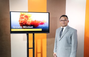 Prof. Heri Tanamkan Growth Mindset Mahasiswa Baru melalui PROSPEKTIV 2026 UPNVJ